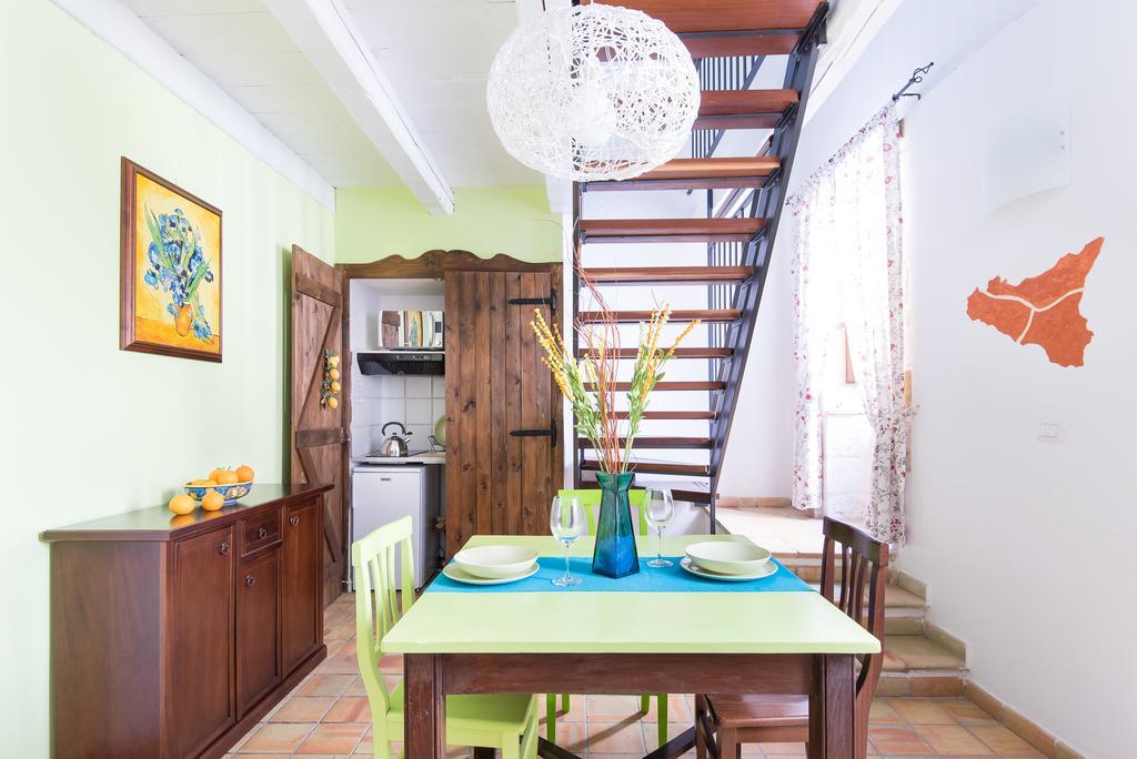 La Gorgone Ortigia Apartments Сиракуза Екстериор снимка
