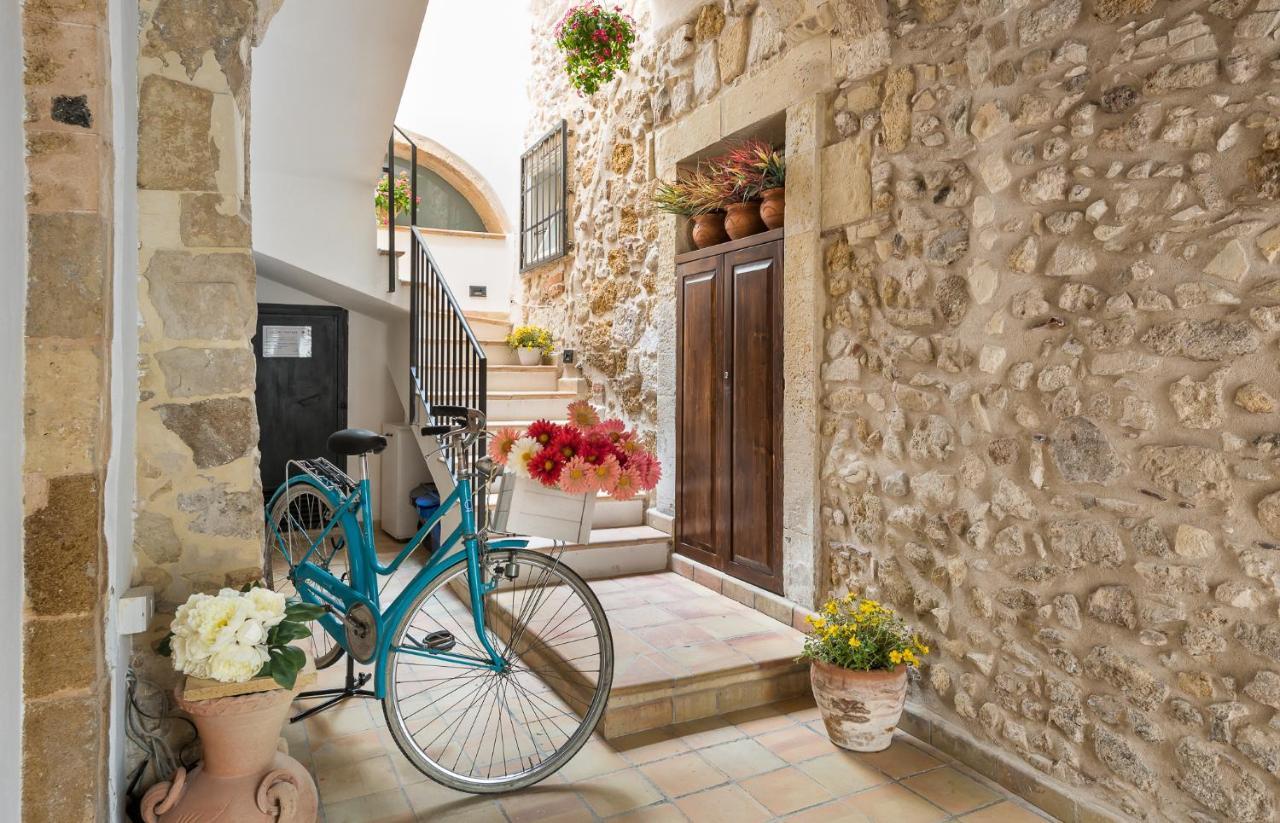 La Gorgone Ortigia Apartments Сиракуза Екстериор снимка