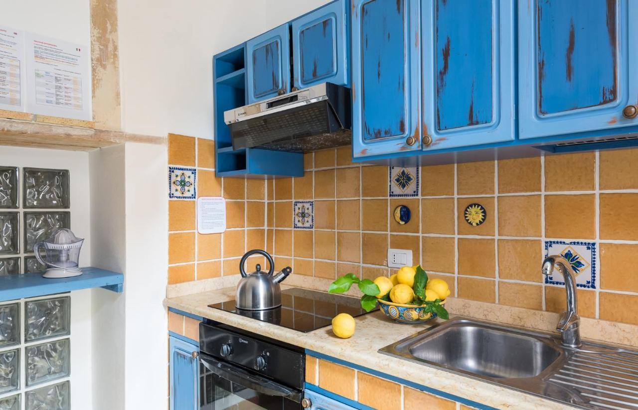 La Gorgone Ortigia Apartments Сиракуза Екстериор снимка