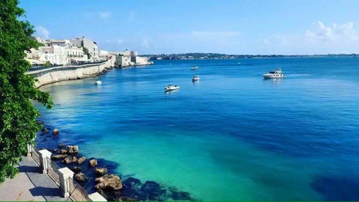 La Gorgone Ortigia Apartments Сиракуза Екстериор снимка